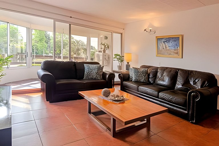 Oceana Suites: Bora-Bora, Punta del Este.