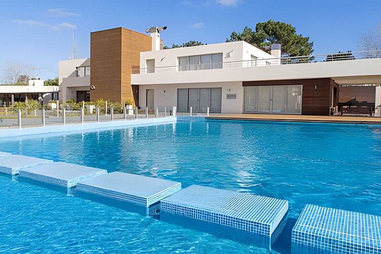 Oceana Suites: Ocean Drive, Punta del Este.