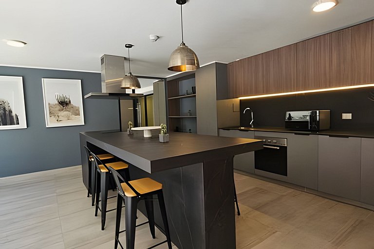 Apartment with A/C steps from Movistar Arena.