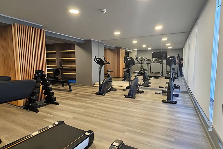 Apartment with A/C steps from Movistar Arena.
