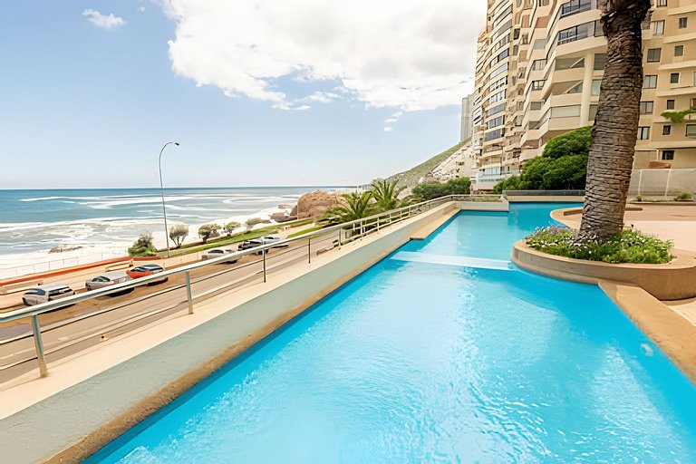 Departamento con piscina y canchas deportivas, frente a Play