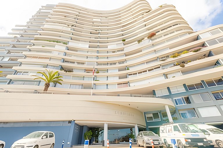 Apartment with pool and sports courts, in front of Playa Coc