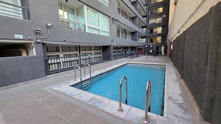 Apartment in Santa Rosa, steps from the metro.