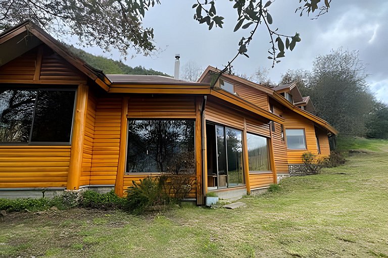 Increíble casa rodeada de áreas verdes, Coyhaique.