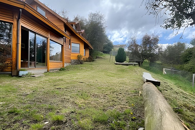 Increíble casa rodeada de áreas verdes, Coyhaique.
