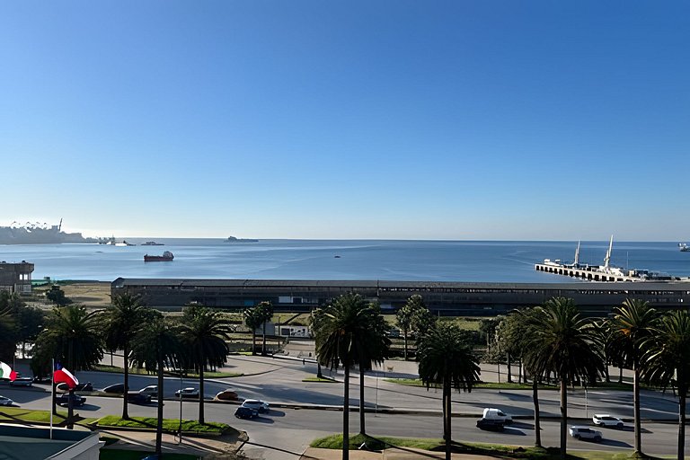 Dpto con vista al mar, a pasos de Muelle Barón.