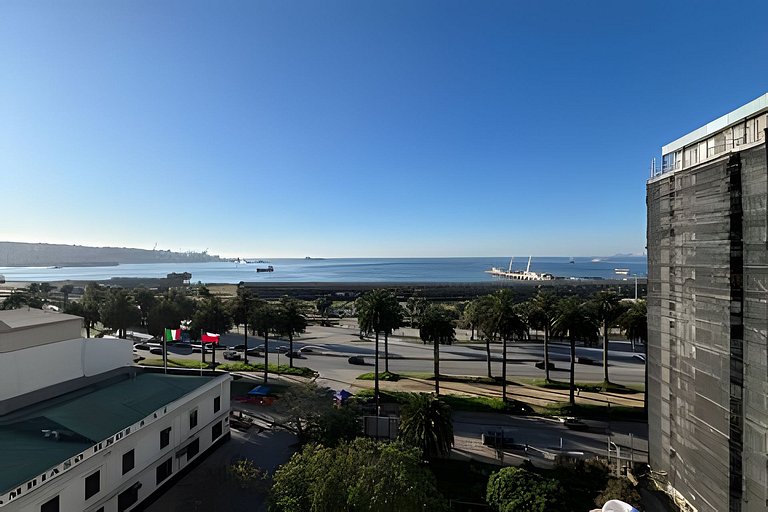 Dpto con vista al mar, a pasos de Muelle Barón.