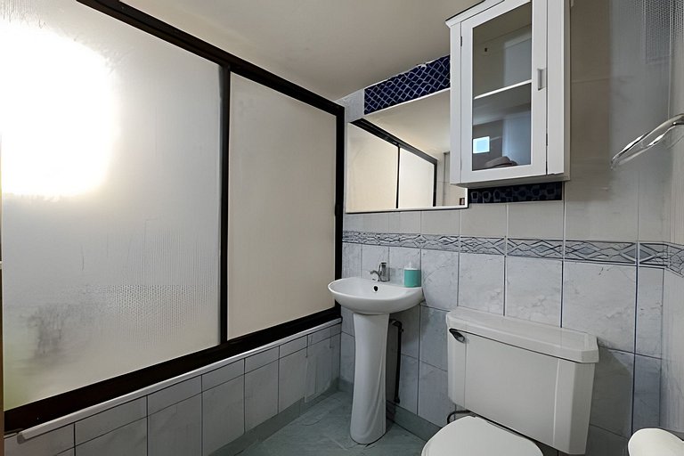 Apartment with ocean view, steps from Muelle Barón.
