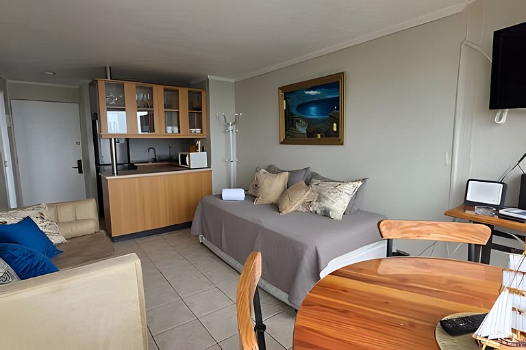 Apartamento com vista para o mar, em frente à Playa Cochoa.