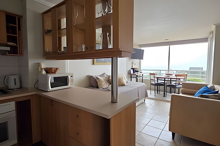 Apartamento com vista para o mar, em frente à Playa Cochoa.