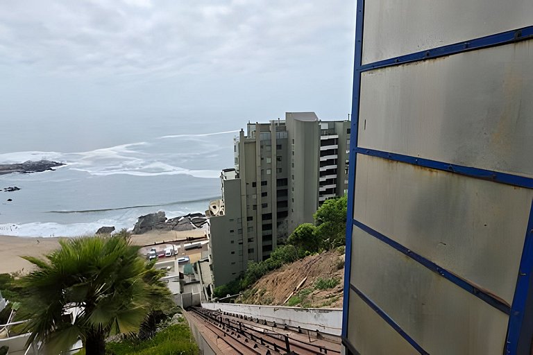 Dpto con vista al mar, frente a Playa Cochoa.