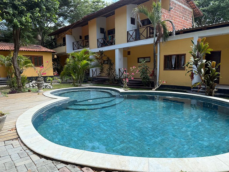 Posada con piscina y áreas verdes, Pipa.