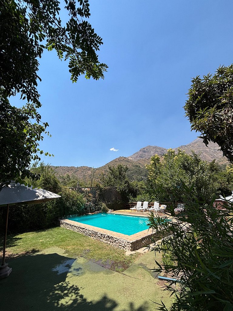 Cabana cercada por áreas verdes, San Alfonso.
