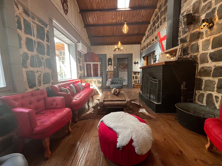 Amplia casa con piscina y tinaja, Cajón del Maipo.
