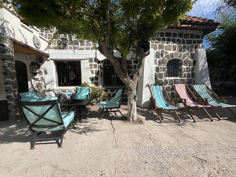 Spacious house with a pool and hot tub, Cajón del Maipo.