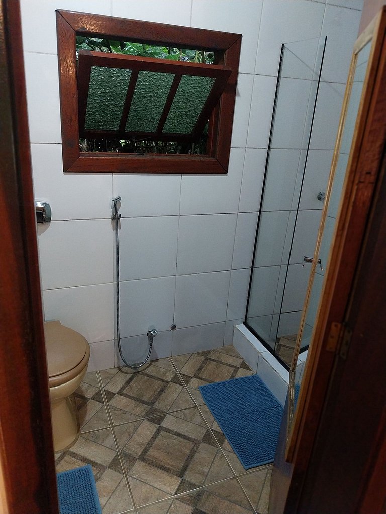 Chalé rodeado pela natureza com piscina, Maringá.