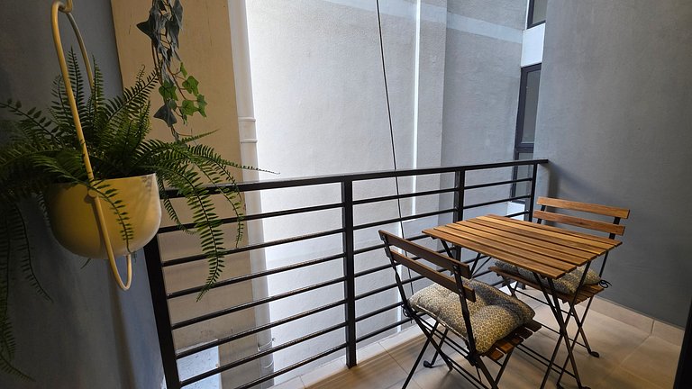 Apartment steps from the metro and Centro Cultural La Moneda