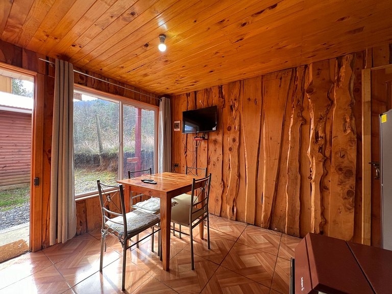 Family cabin with hot tub in Licanray.