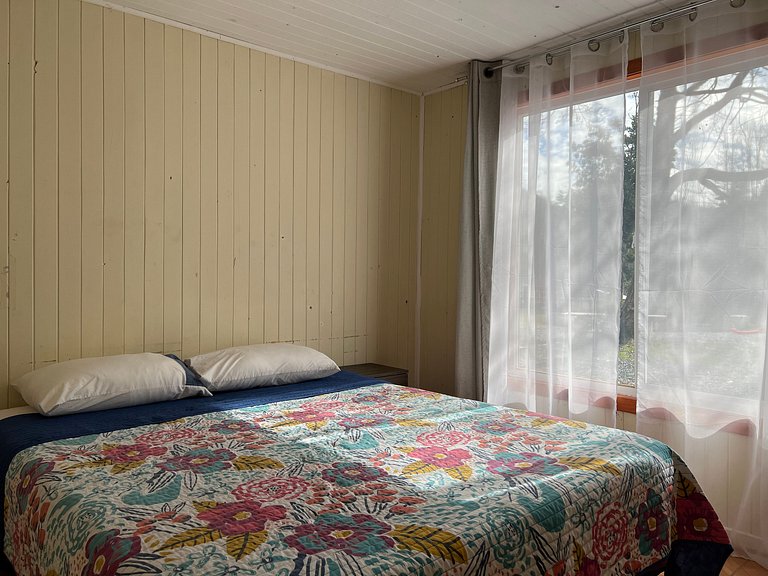 Cabin with hot tub in a private complex, Licanray.