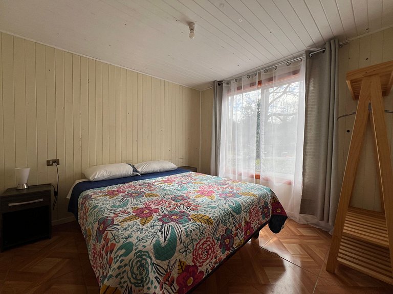 Cabin with hot tub in a private complex, Licanray.