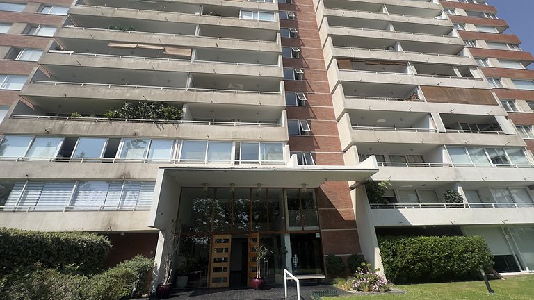Apartment steps from Mall Alto Las Condes.