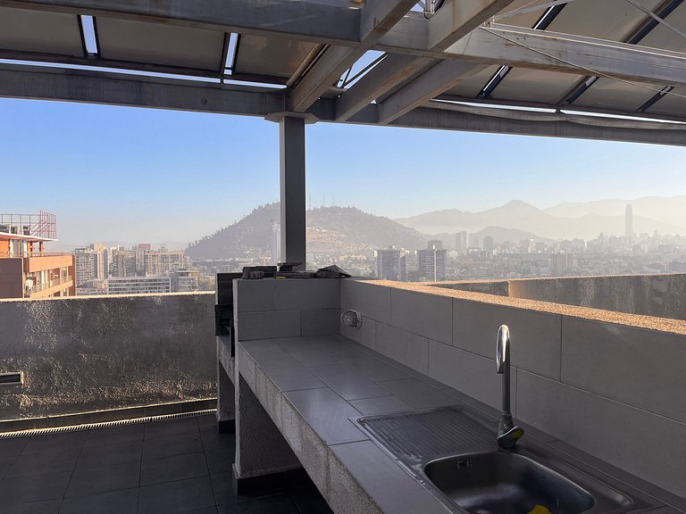 Apartment minutes from Santa Isabel Metro.