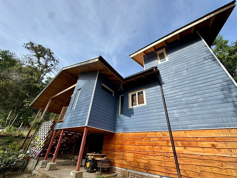 House surrounded by nature in Panguipulli.