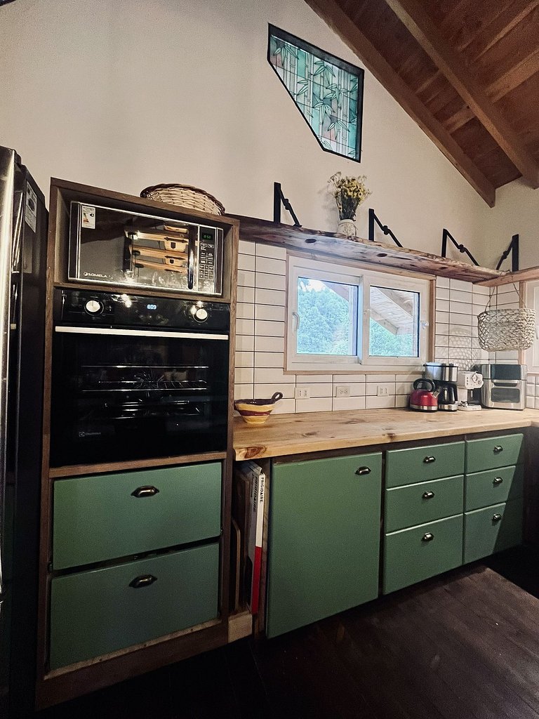 Casa cercada pela natureza em Panguipulli.