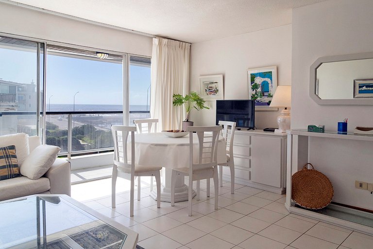 Family apartment facing the sea, Punta del Este.