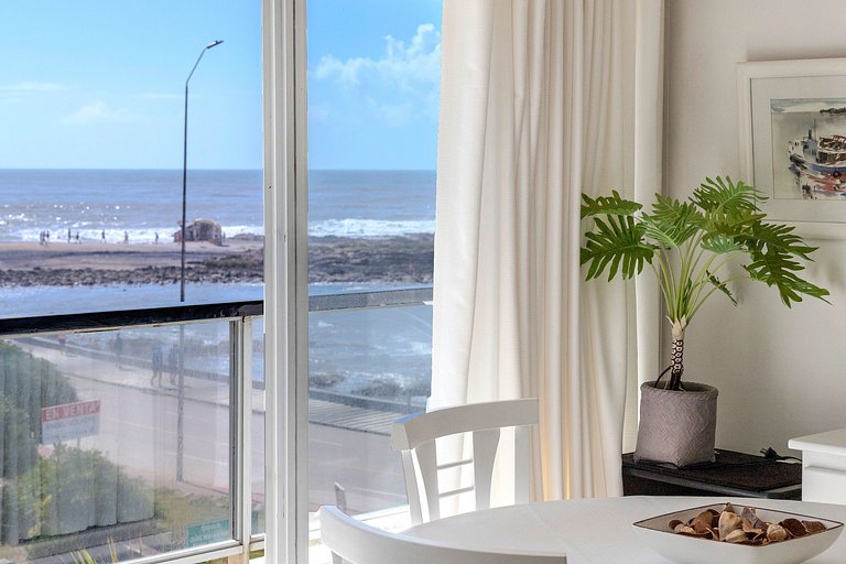 Family apartment facing the sea, Punta del Este.