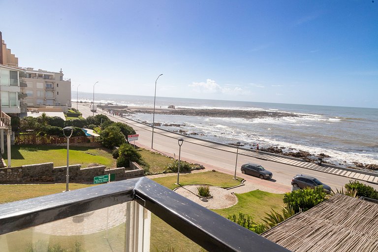 Family apartment facing the sea, Punta del Este.