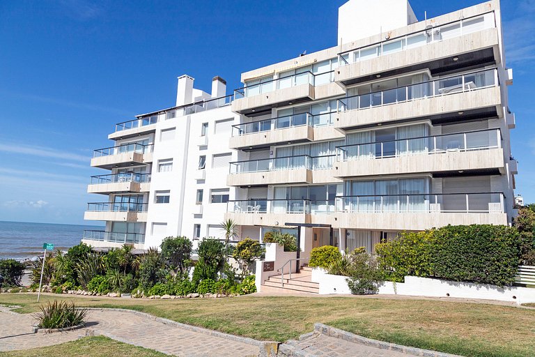 Apartamento familiar frente al mar, Punta del Este.