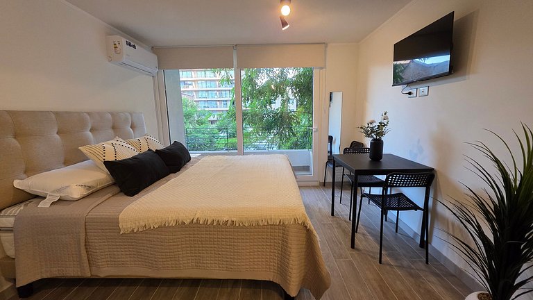 Departamento con A/C a minutos de Movistar Arena.