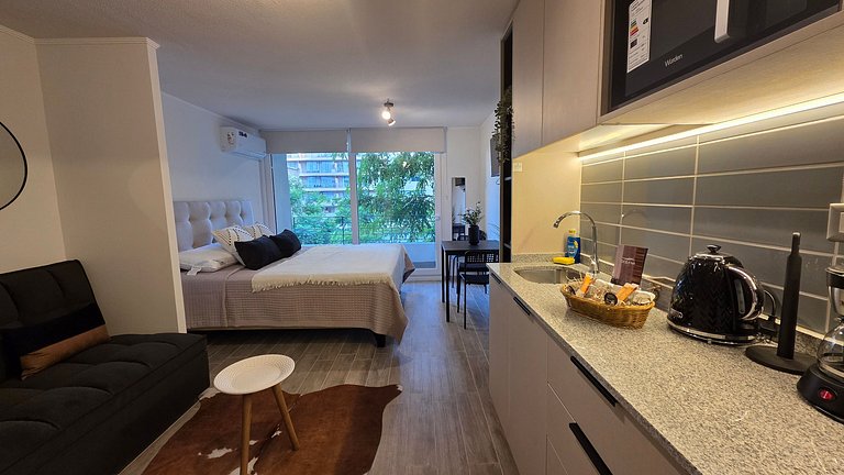 Apartment with A/C minutes from Movistar Arena.