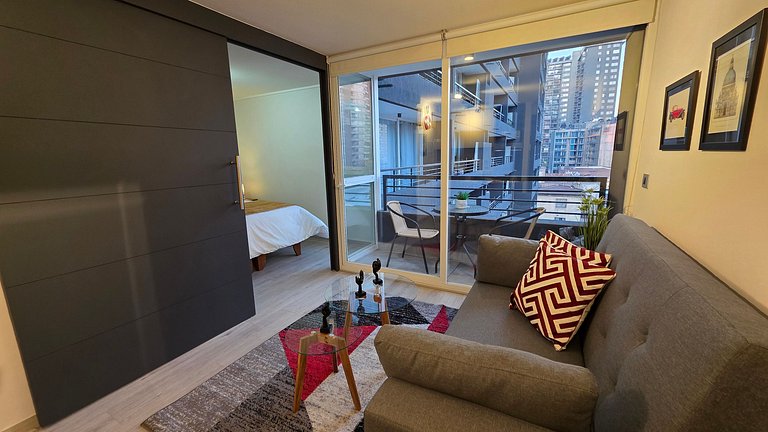 Apartment in Santa Rosa, steps from the metro.