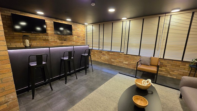 Apartment in Santa Rosa, steps from the metro.