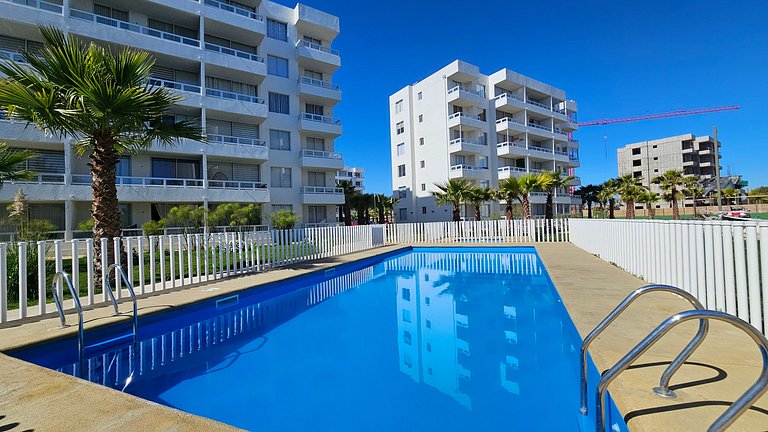 Family apartment minutes from Faro Monumental, La Serena.