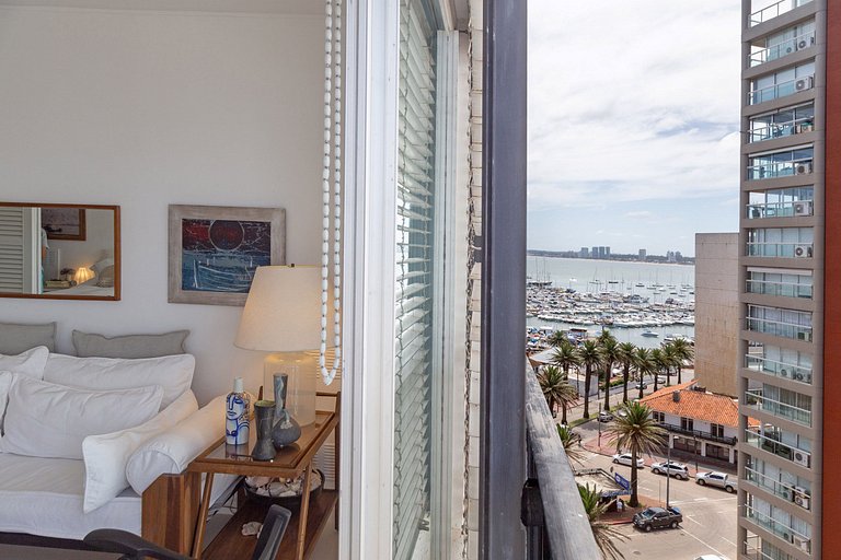 Apartamento con excelente ubicacion, Punta.