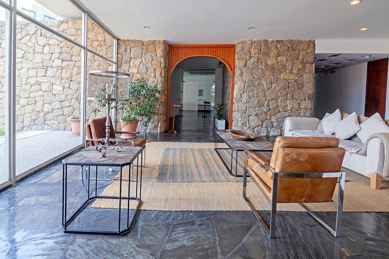 Apartamento com excelente localização, Punta.