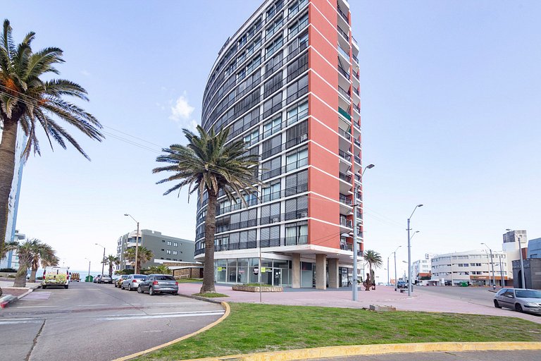 Apartamento con excelente ubicacion, Punta.