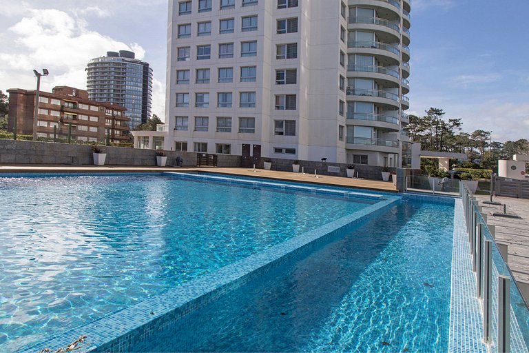 Apartment with incredible amenities, Punta.