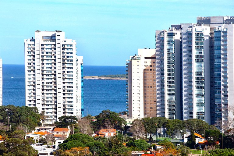 Apartment with incredible amenities, Punta.