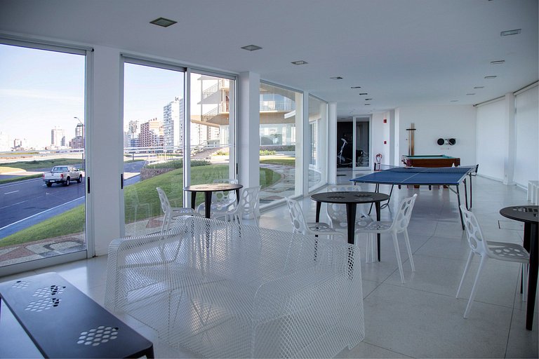 Family apartment with a view of Playa Brava, Punta.