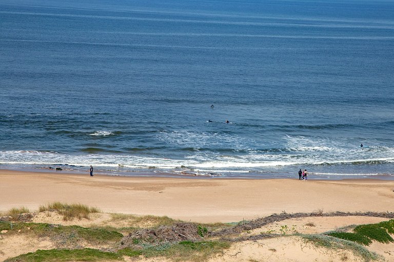 Family apartment with a view of Playa Brava, Punta.