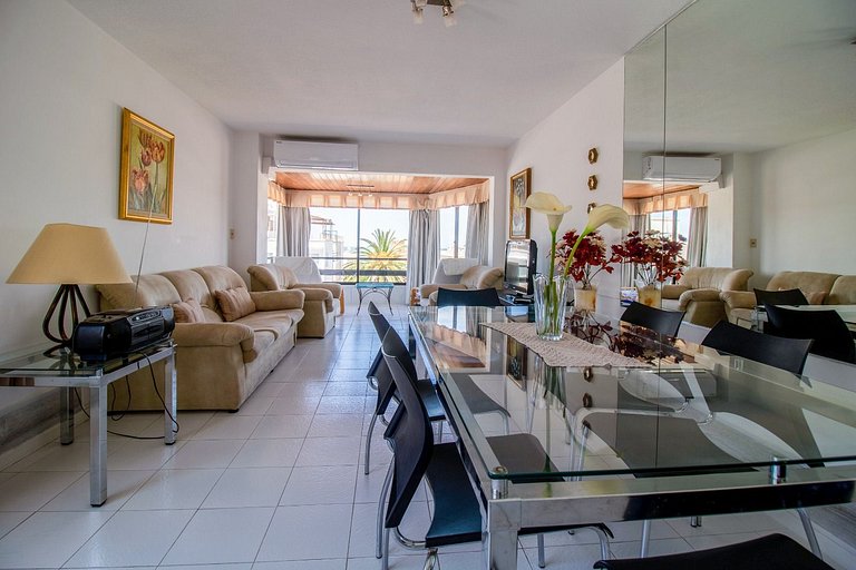 Apartment with an excellent location in Punta.