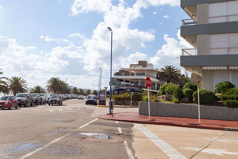 Apartamento con vista al Muelle de Mahilos, Punta.