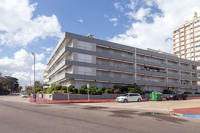 Apartamento con vista al Muelle de Mahilos, Punta.