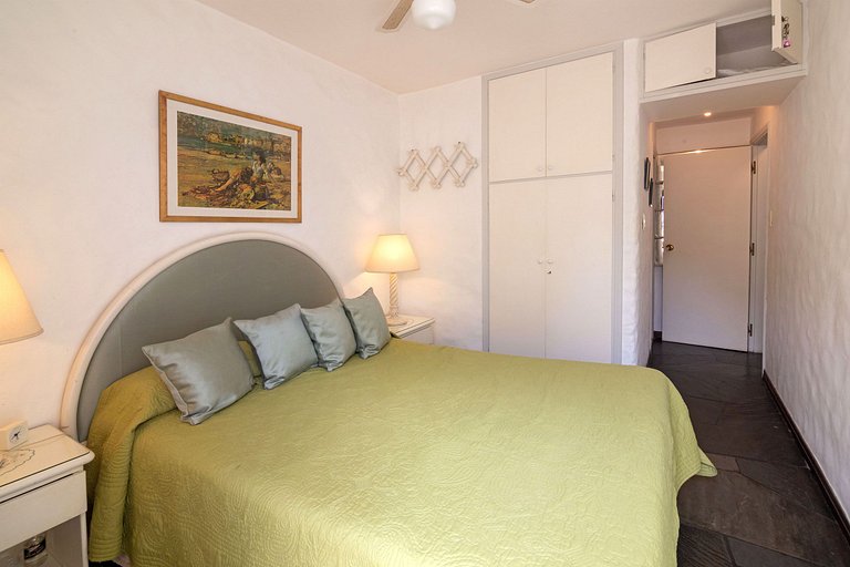 Apartment with a view of Mahilos Pier, Punta del Este.
