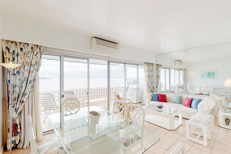 Apartment facing Playa Mansa, Punta del Este.