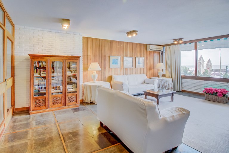 Apartment facing Playa Mansa, Punta del Este.